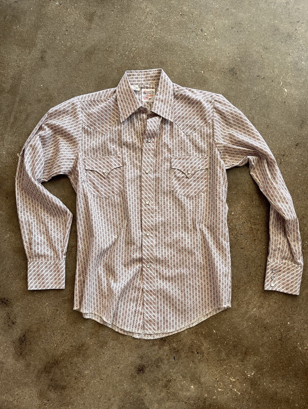 Womans Small Vintage Fashions Printed Button-Up Shirt in Beige and Brown Westen
